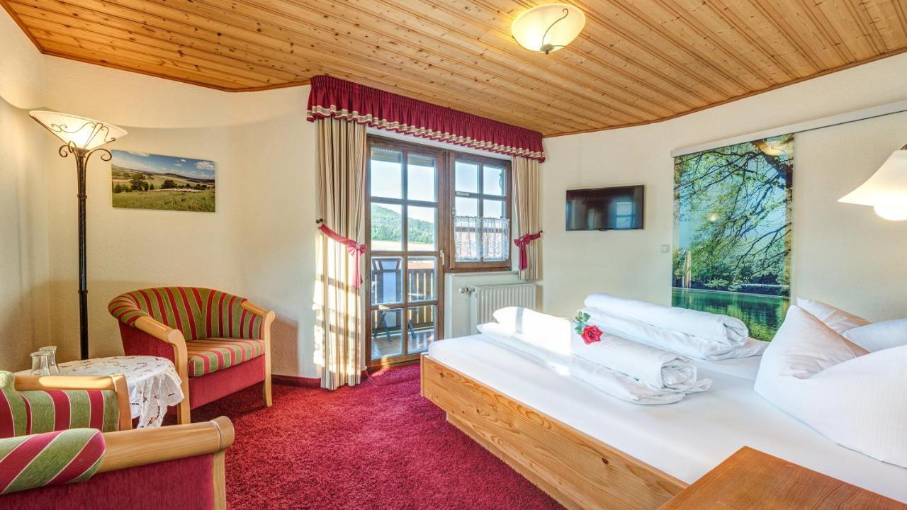 Landhotel Zur Gruenen Kutte Bernshausen Exterior foto